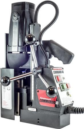 Bordmonteret boremaskine